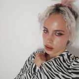dayana_oval